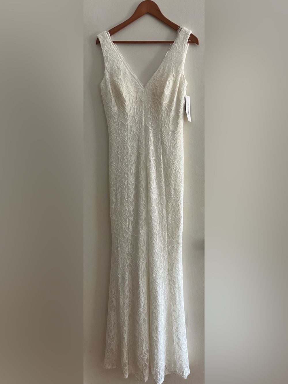 Second wedding dress in Ivory Lace V-Neck